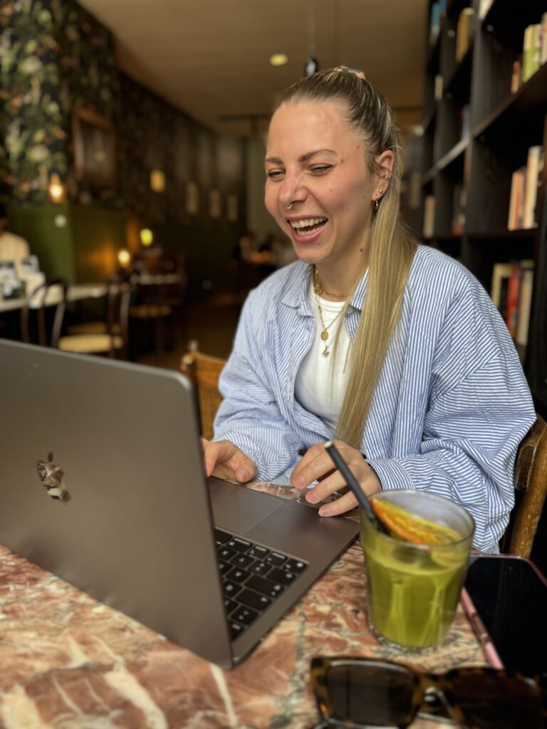 Emotionales Essen stoppen, Trigger verstehen & dich im Körper wohlfühlen – mit individuellem Coaching & Leichtigkeitscall.
